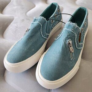 BlowFish summer canvas shoes